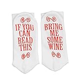 Wein Socken mit "If You Can Read This Bring Me Some Wine" von Pretty Awesome Socks (Geschenkidee, lustiges Wein-Zubehör für Frauen, tolles Geburtstags- & Gastgeschenk)