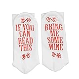 Wein Socken mit "If You Can Read This Bring Me Some Wine" von Pretty Awesome Socks (Geschenkidee, lustiges Wein-Zubehör für Frauen, tolles Geburtstags- & Gastgeschenk)